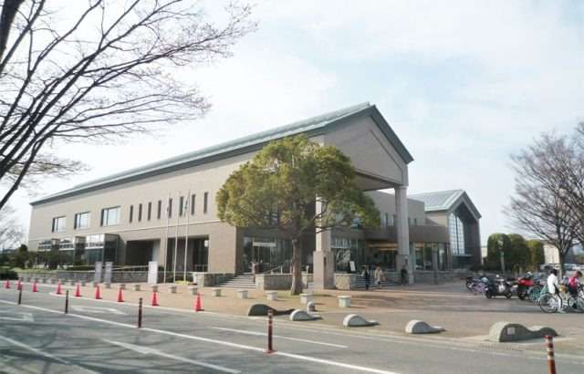 屋上塗装　佐賀市立図書館