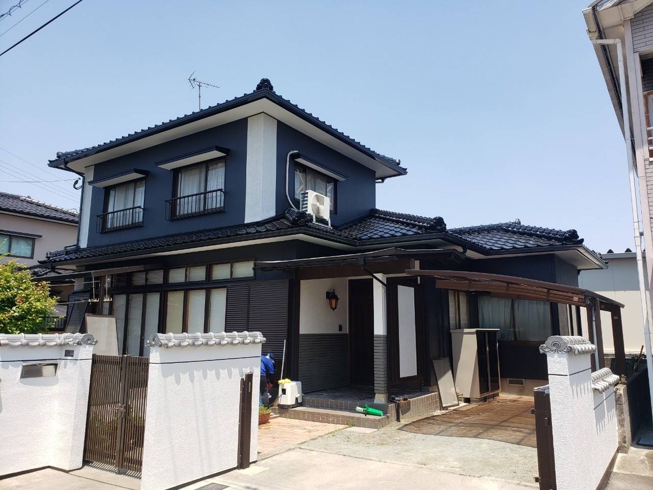 みやき町H様邸屋根、外壁フッ素塗装　角部砂調仕上げ