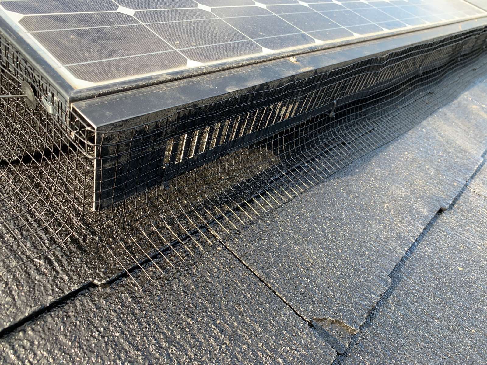佐賀市 末広 太陽光パネル鳥害対策工事