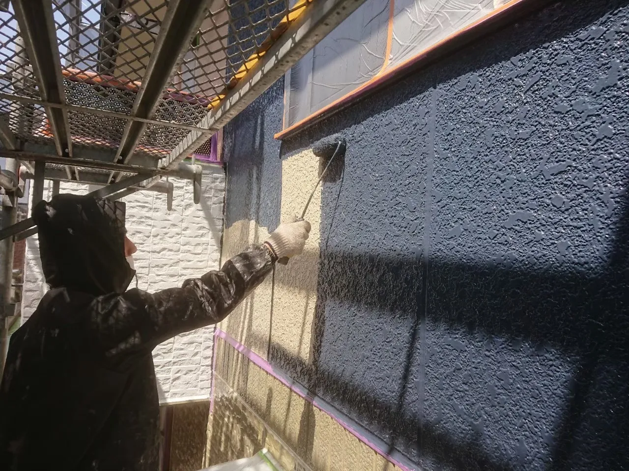 佐賀市兵庫町　外壁2階　中塗り　無機塗料仕様