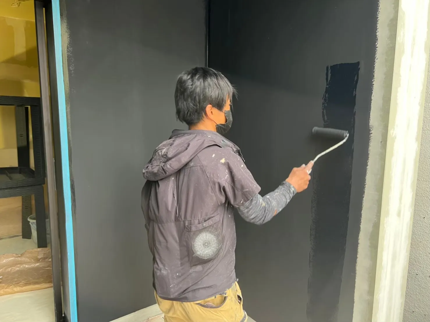佐賀市駅前 焼き鳥かどや 外壁塗装工事 中塗り 上塗り