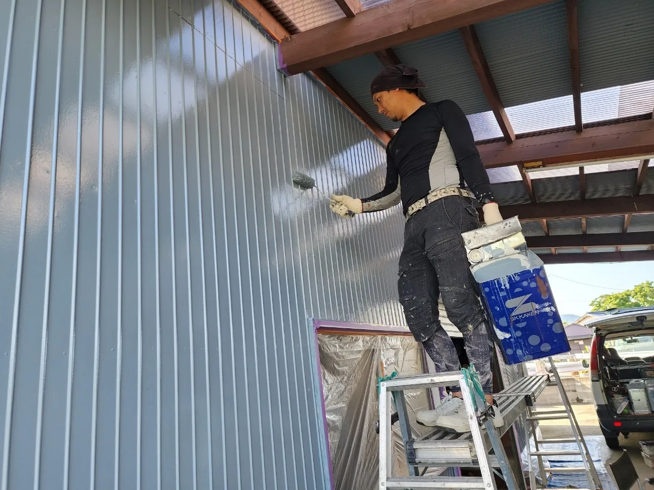 神埼市姉川 トタン小屋塗装工事 外壁塗装 中塗り 上塗り